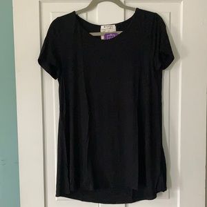 —Medium Black Top with Cream Design